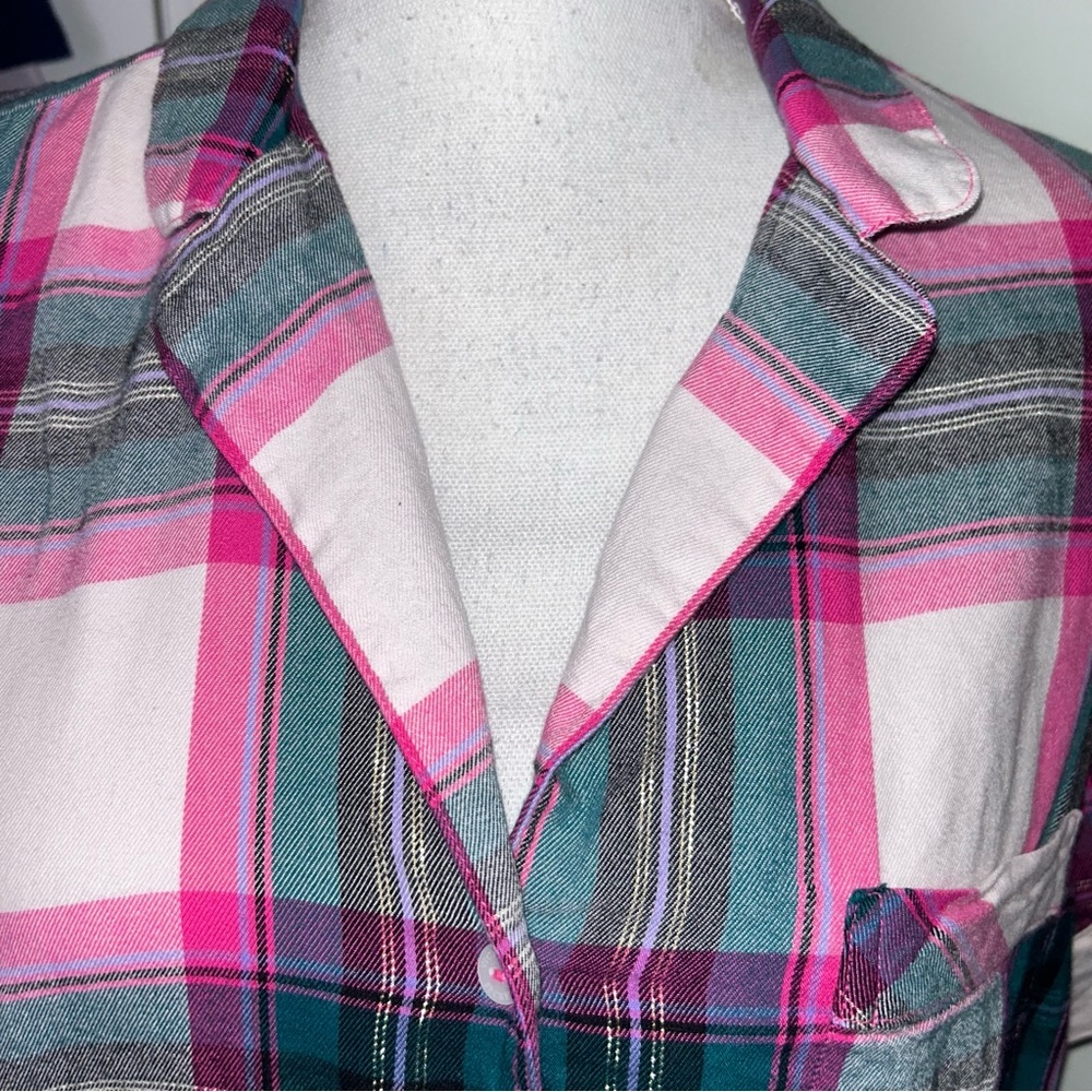 *SOLD* Victoria’s Secret Plaid Flannel Shimmer Pajama Set Size Medium - Picture 4 of 12